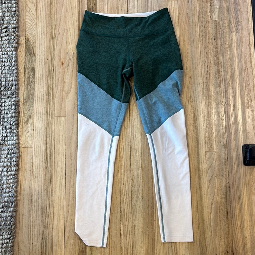Colorblock Leggings in Green and Cream
